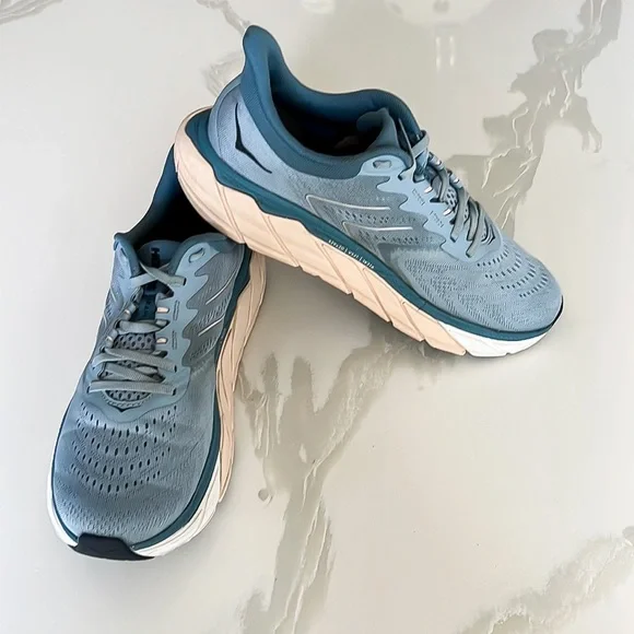 Hoka One One | Shoes | Hoka One One Arahi 5 Blue Running  display picture 1